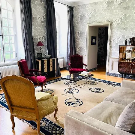 Chateau De Trebons לינה וארוחת בוקר 3*