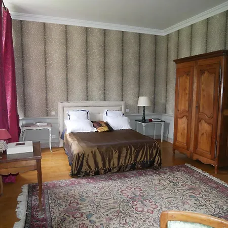 Chateau De Trebons Bed and Breakfast 3*