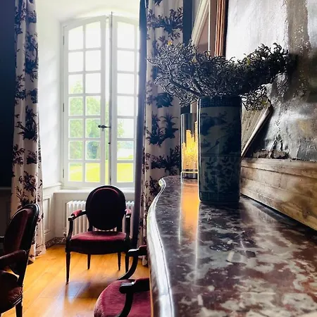 Chateau De Trebons Bed and Breakfast 3*