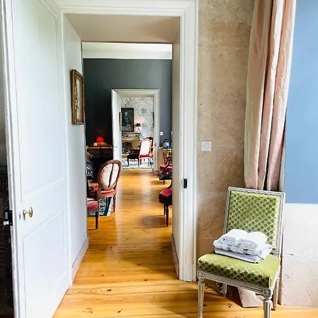 Chateau De Trebons Bed and Breakfast 3*