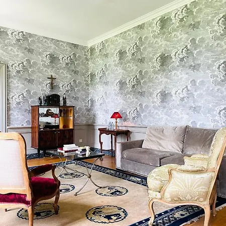 Bed and Breakfast Chateau De Trebons 3*