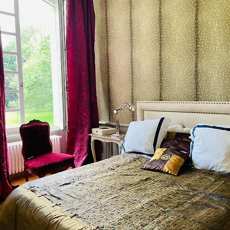 Chateau De Trebons Bed and Breakfast 3*