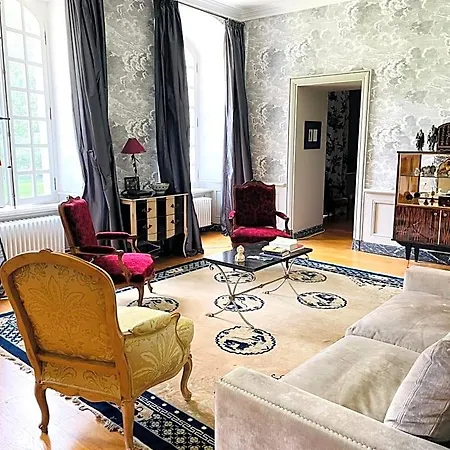 Chateau De Trebons Bed & Breakfast 3*