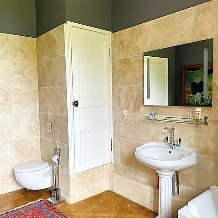 Chateau De Trebons Bed & Breakfast 3*